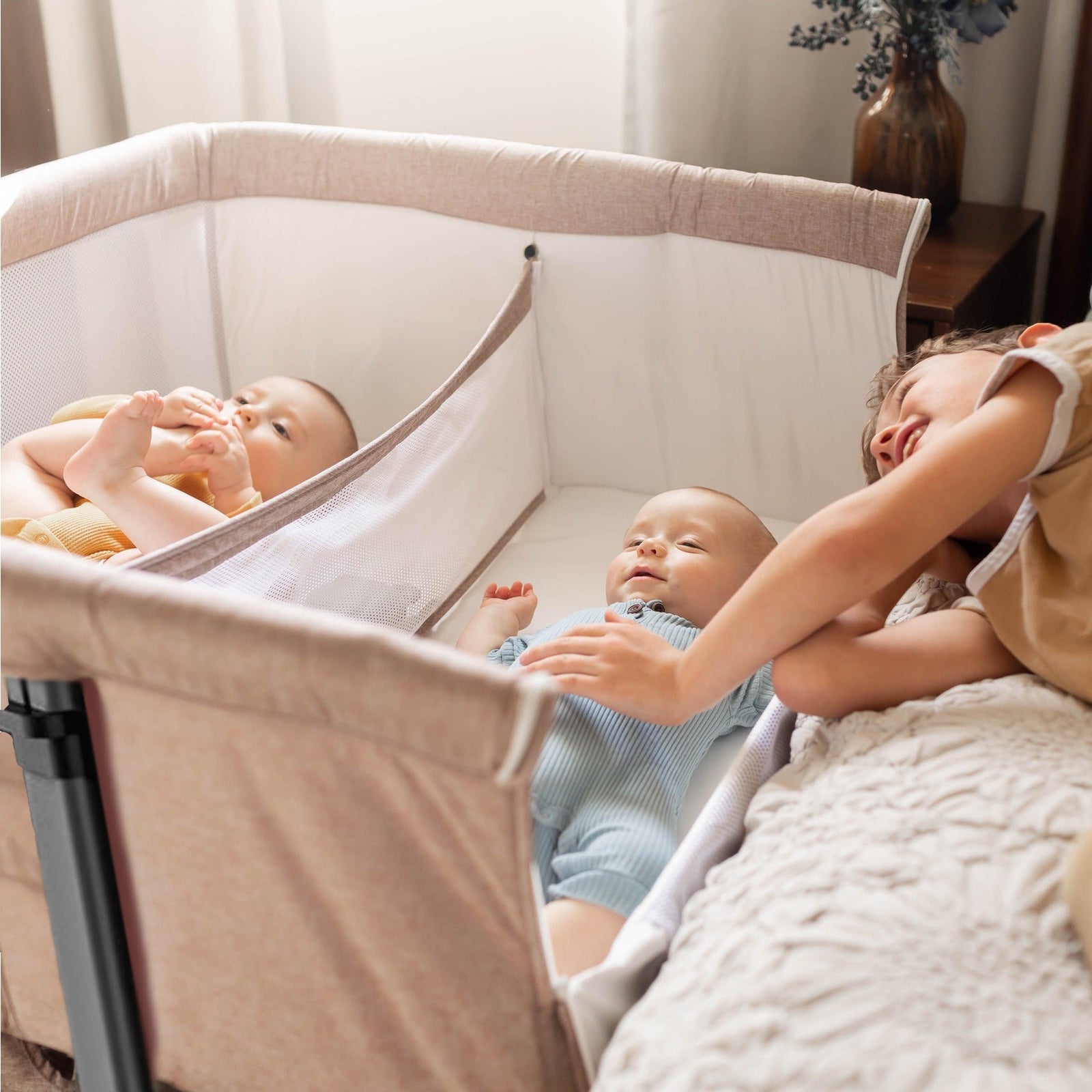 🍼✨ Twin Parenting Made Easy: A Deep Dive into the Bedside Bassinet for Twins ✨🍼