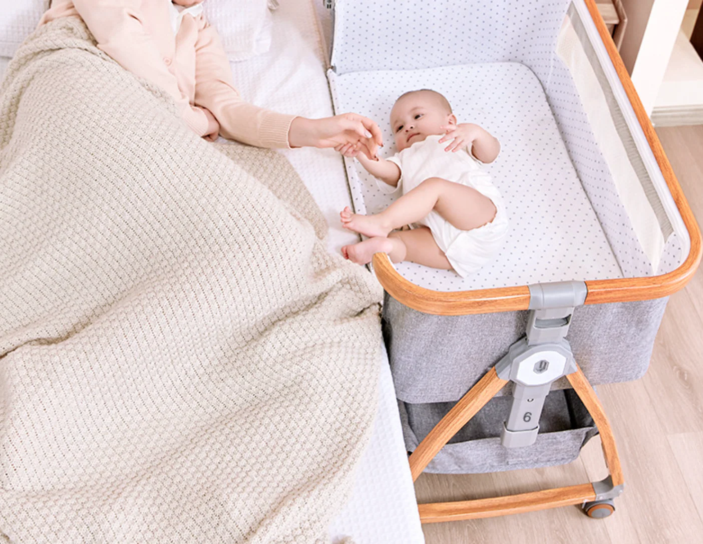 🛏️✨ Embrace Nighttime Serenity with the Bedside Bassinet for Newborns ✨🛏️